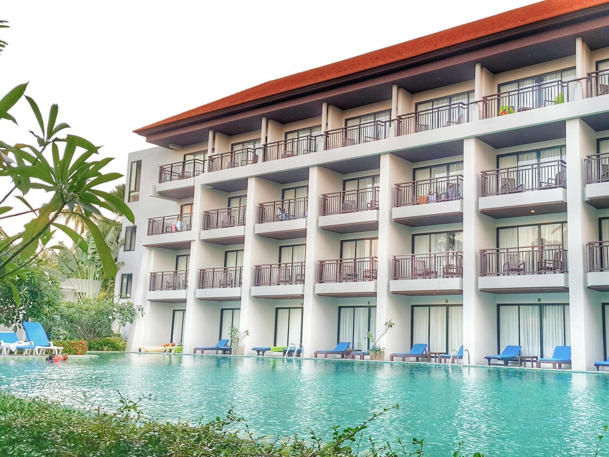 D Varee Mai Khao Beach Buitenkant foto